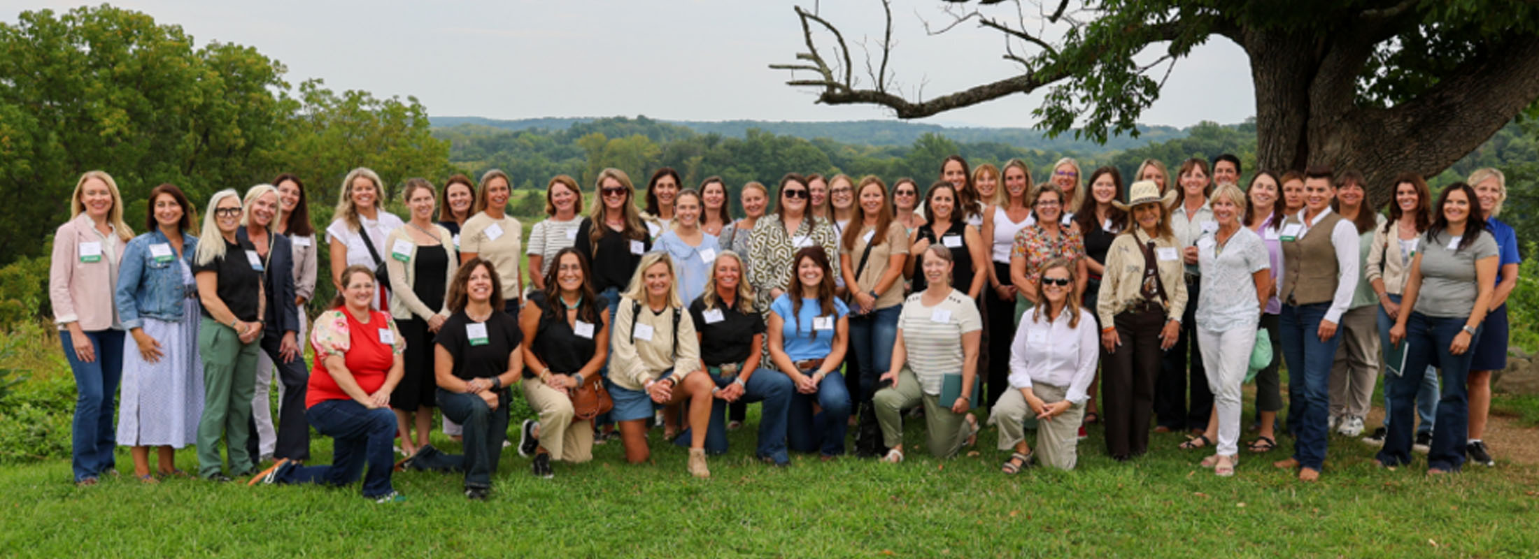 board members join others at women of distinction event